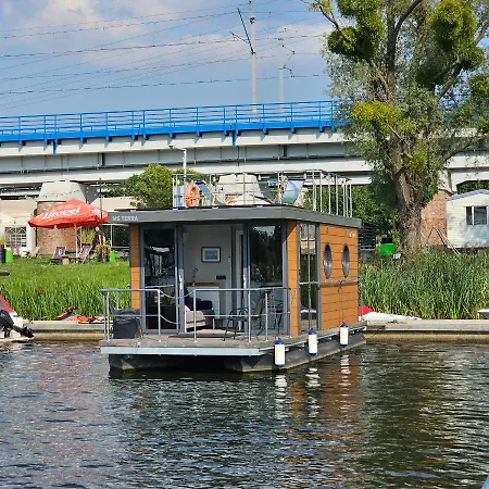 Apartment Ms Terra, Dom Na Wodzie Houseboat Na Odrze Wroclaw
