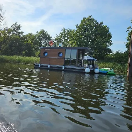 Apartment Ms Terra, Dom Na Wodzie Houseboat Na Odrze Wroclaw